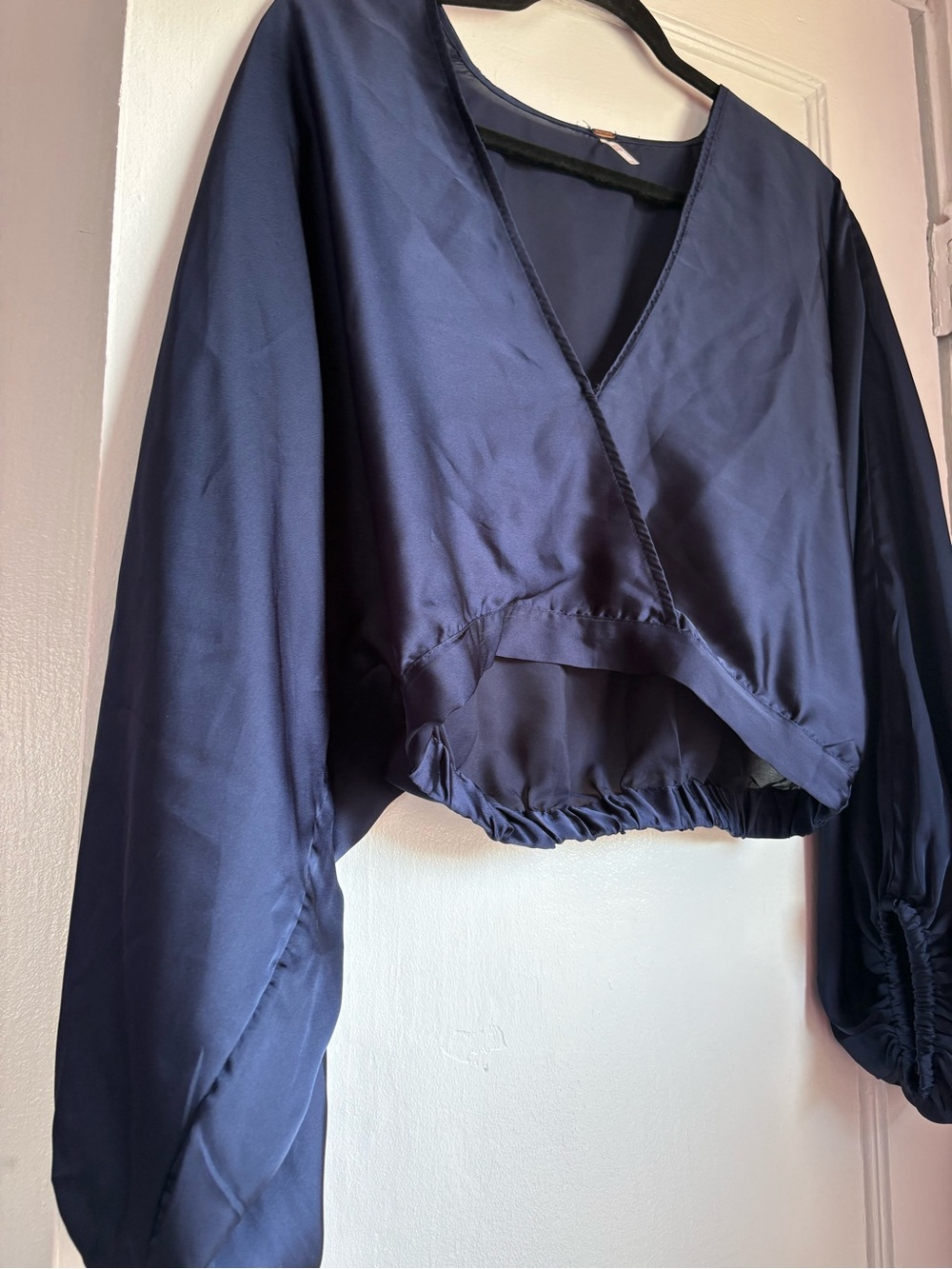 Free People Midnight Vibes Navy Blue Satin Wrap Surplice Crop Top Blouse XS - Picture 4 of 6